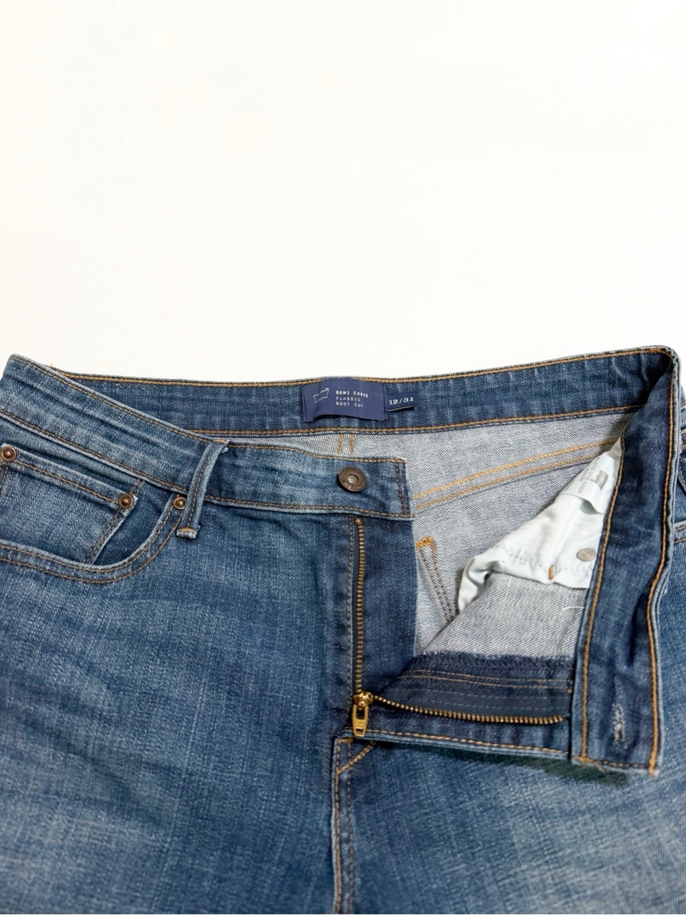 Levi’s Demi Curve Classic Boot Cut Jeans 12/31 - Picture 4 of 8